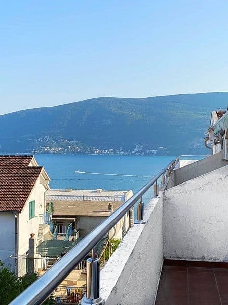Квартира в Херцег-Нови, Черногория, 53 м²