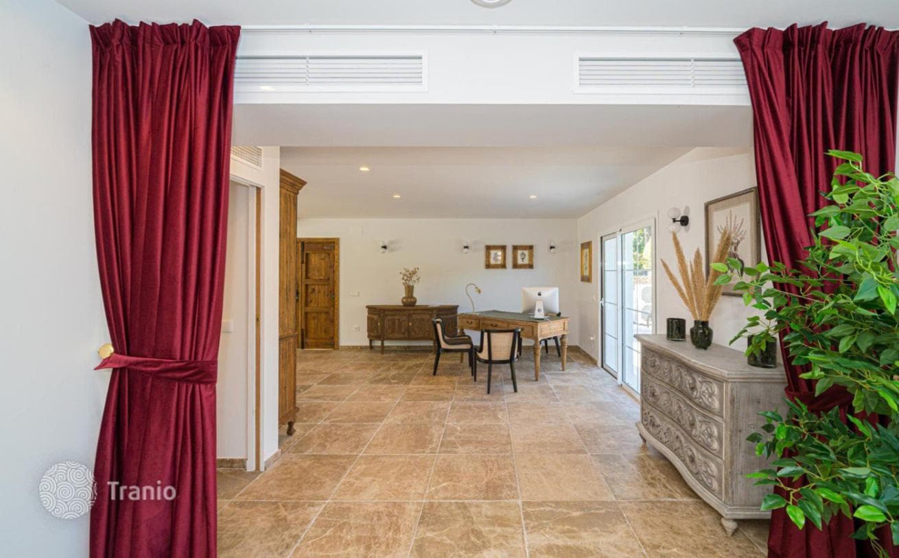 10-Bedroom House with Pool in Denia, Spain, photo 2