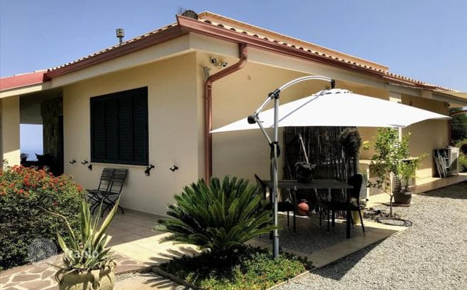 3-Bedroom Villa with Sea View and Private Pool in Tropea, photo 2