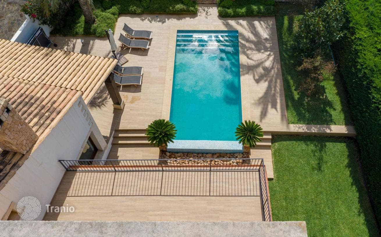3-Bedroom Villa with 2 Pools, Garden, Gym and Garage in Portals Nous, Mallorca, photo 3