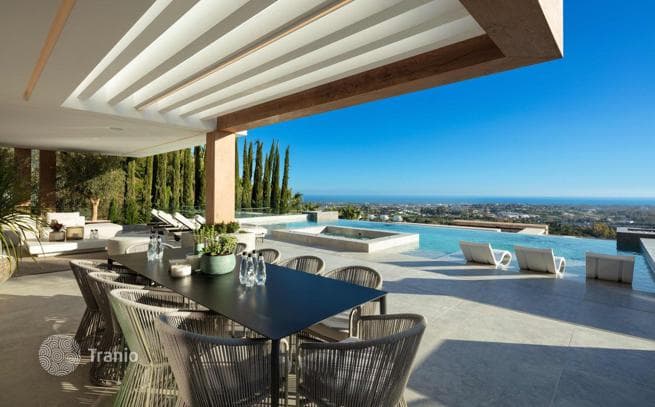 5-Bedroom Villa with Private Pool and Home Theater in Marbella, photo 3