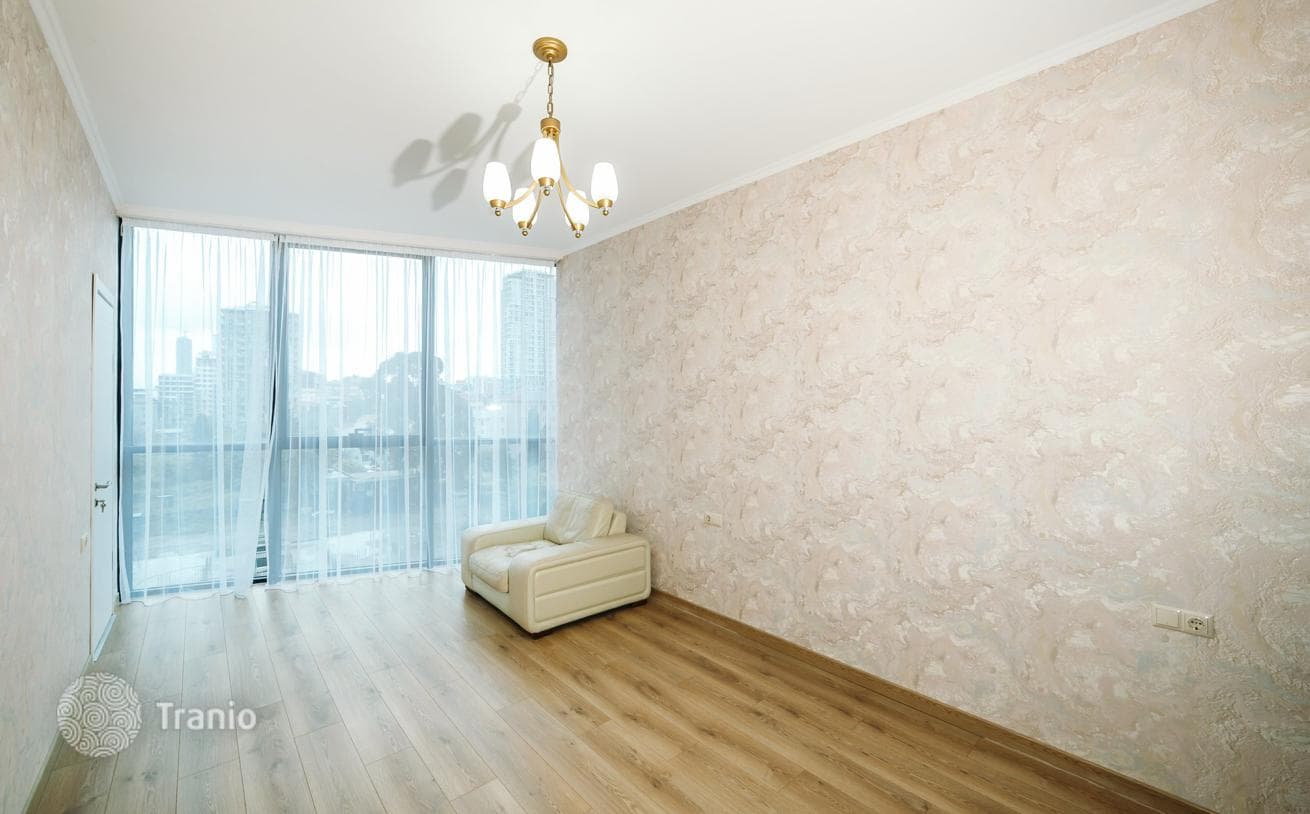 3-Bedroom Apartment with Panoramic Windows on Alley of Heroes, Tbilisi, photo 4