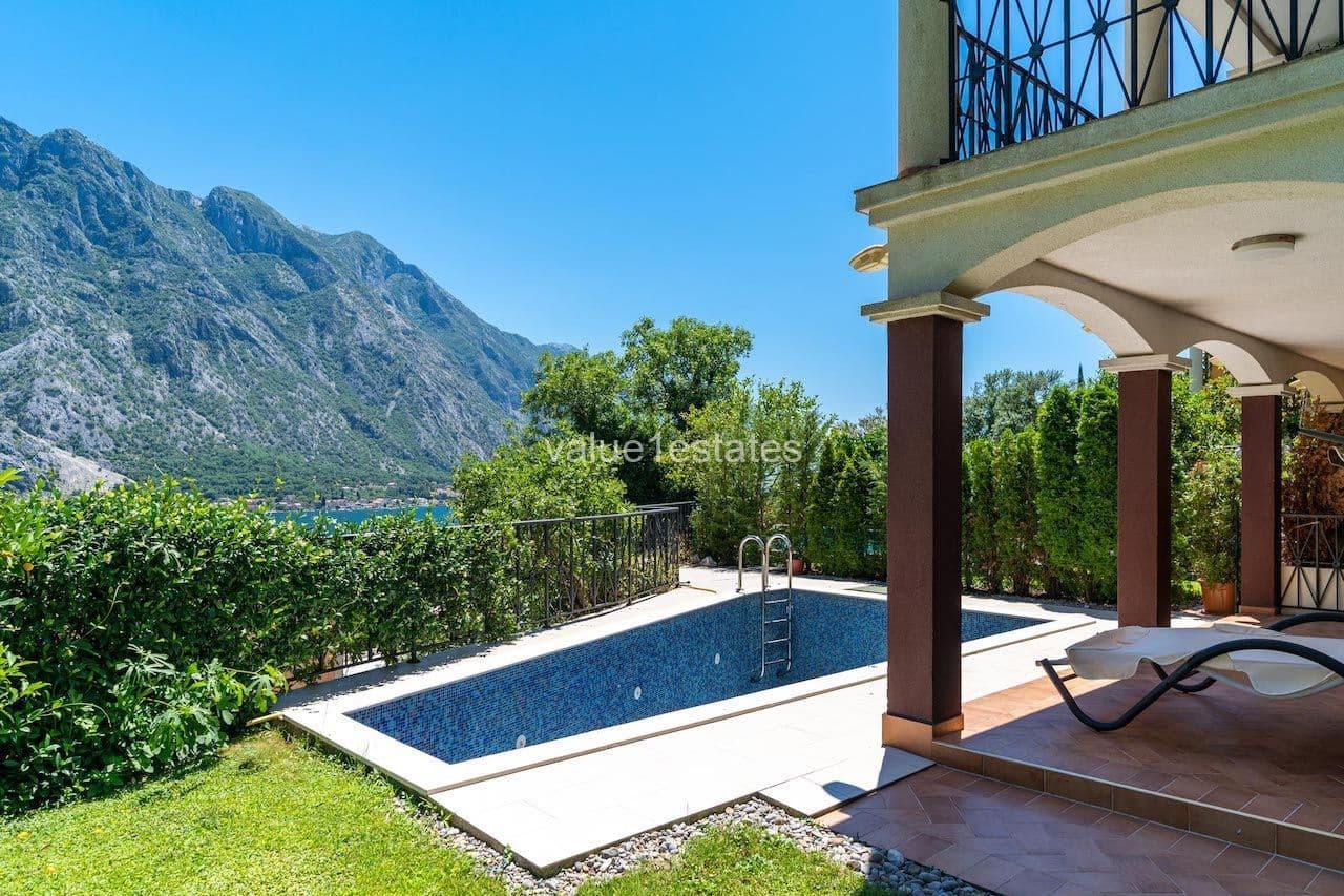 4-Bedroom Apartment in Orahovac, photo 4