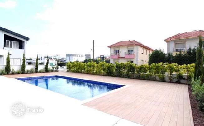 3-Bedroom Penthouse with Roof Terrace in Limassol, Cyprus, photo 2