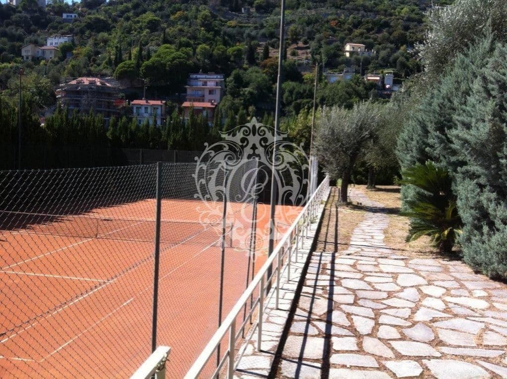 3-Bedroom Apartment in Alassio, photo 2