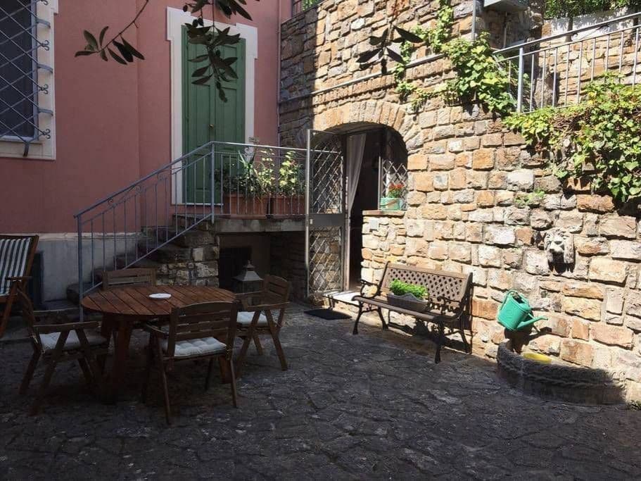 2-Bedroom Apartment in Ospedaletti, photo 3