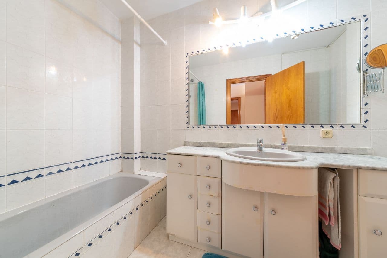 2-Bedroom Apartment in Palma de Mallorca, photo 5