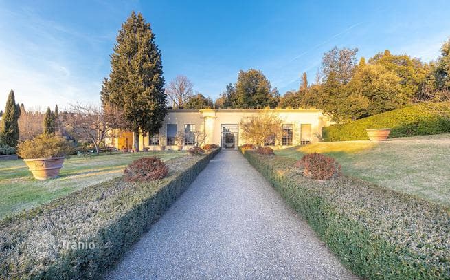 Elegant Villa in Florence