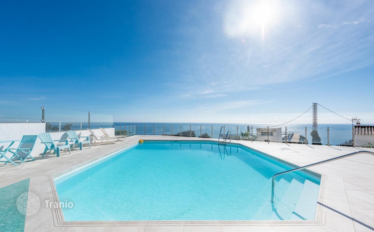 4-Bedroom Villa with 577 m² in Manilva, Spain, photo 5