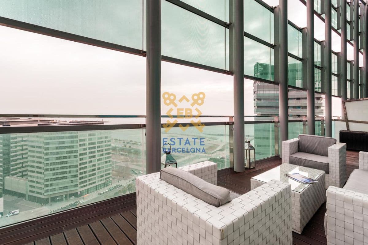 3-Bedroom Apartment in Barcelona, photo 2