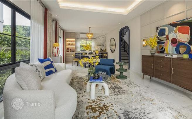 Villa Complex with Shared Pool and Park near Airport in Bangkok