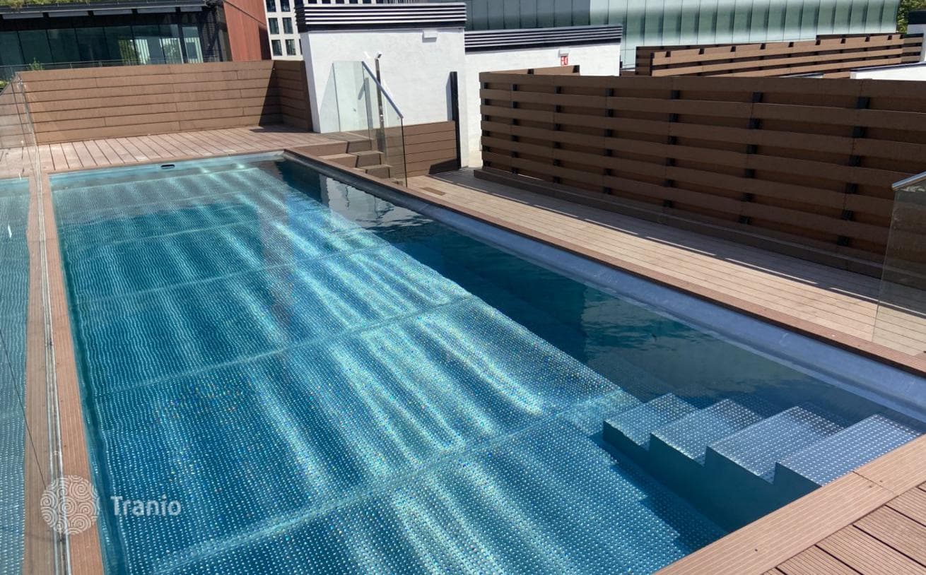 1-Bedroom Penthouse with Roof Terrace and Shared Pool in Poblenou, Barcelona