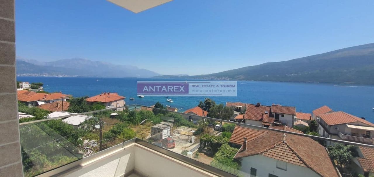 Studio Apartment 50 m from the Beach in Baosici, Montenegro