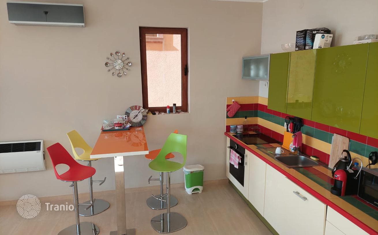 3-Bedroom House with Private Pool and Beach Access in Utjeha, Bar