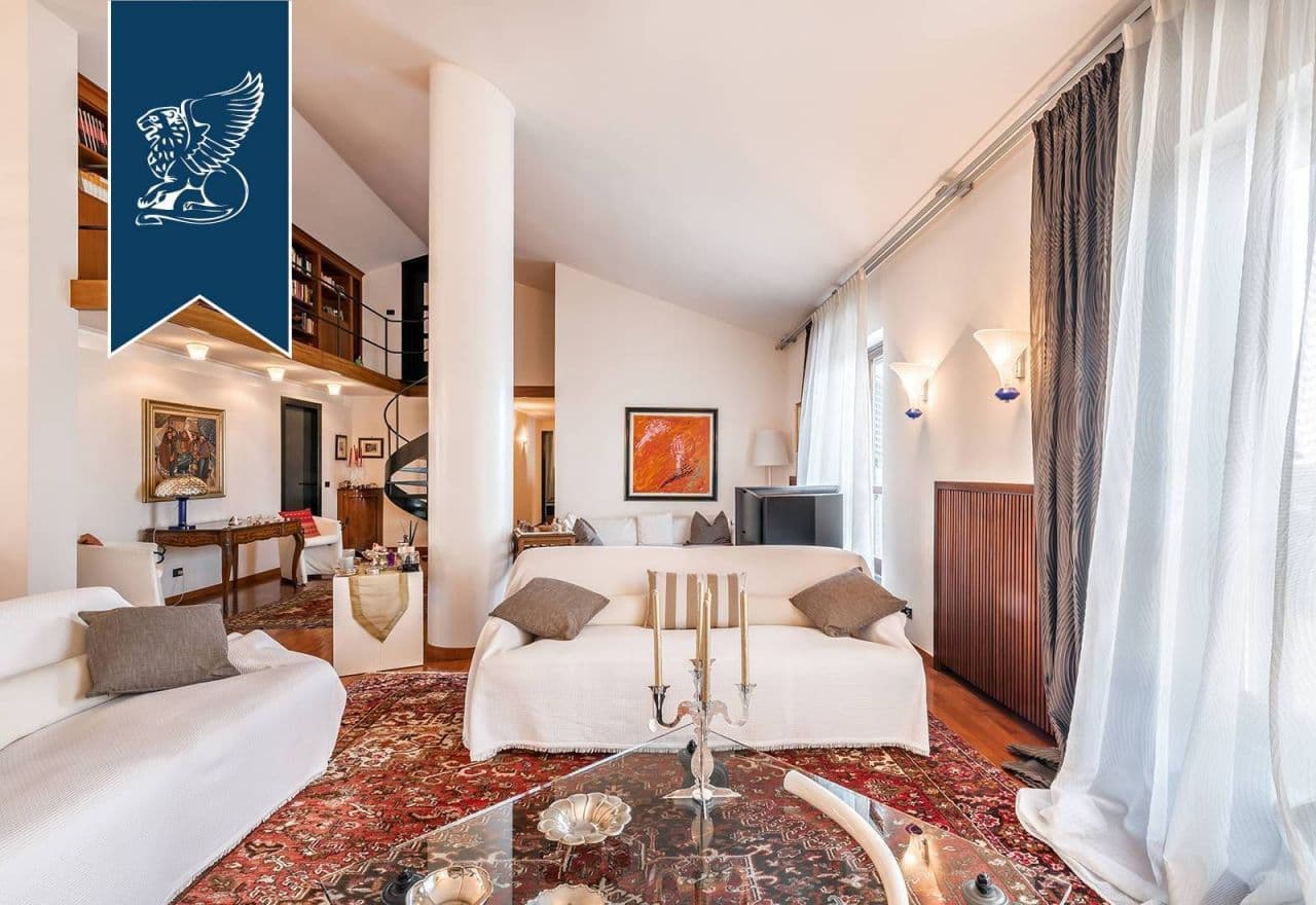 3-Bedroom Apartment in Viareggio, photo 2