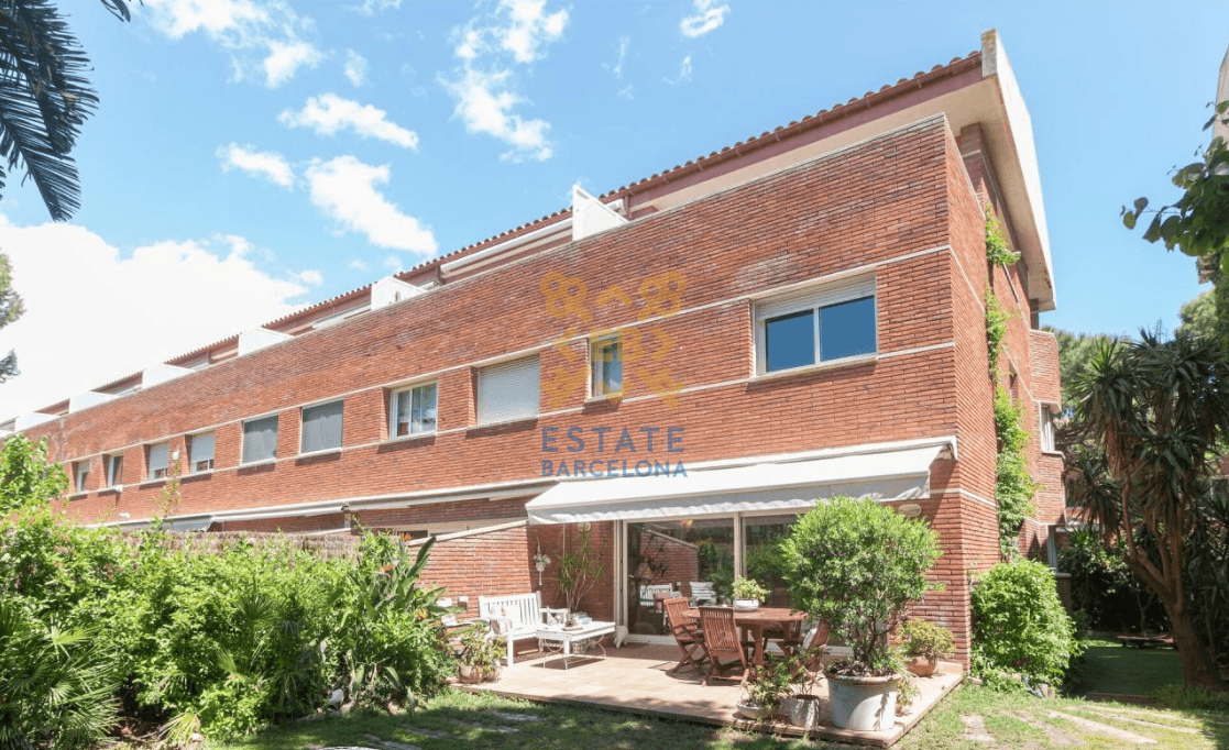 Таунхаус в Барселоне, Испания, 330 м²