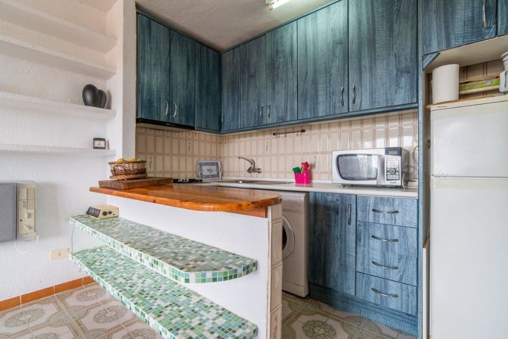 2-Bedroom Apartment in Punta Prima, photo 3