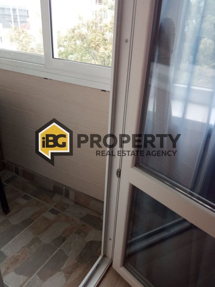 2-Bedroom Apartment in Varna, photo 2