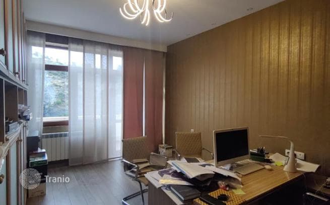 4-Bedroom Apartment in Tbilisi, photo 2