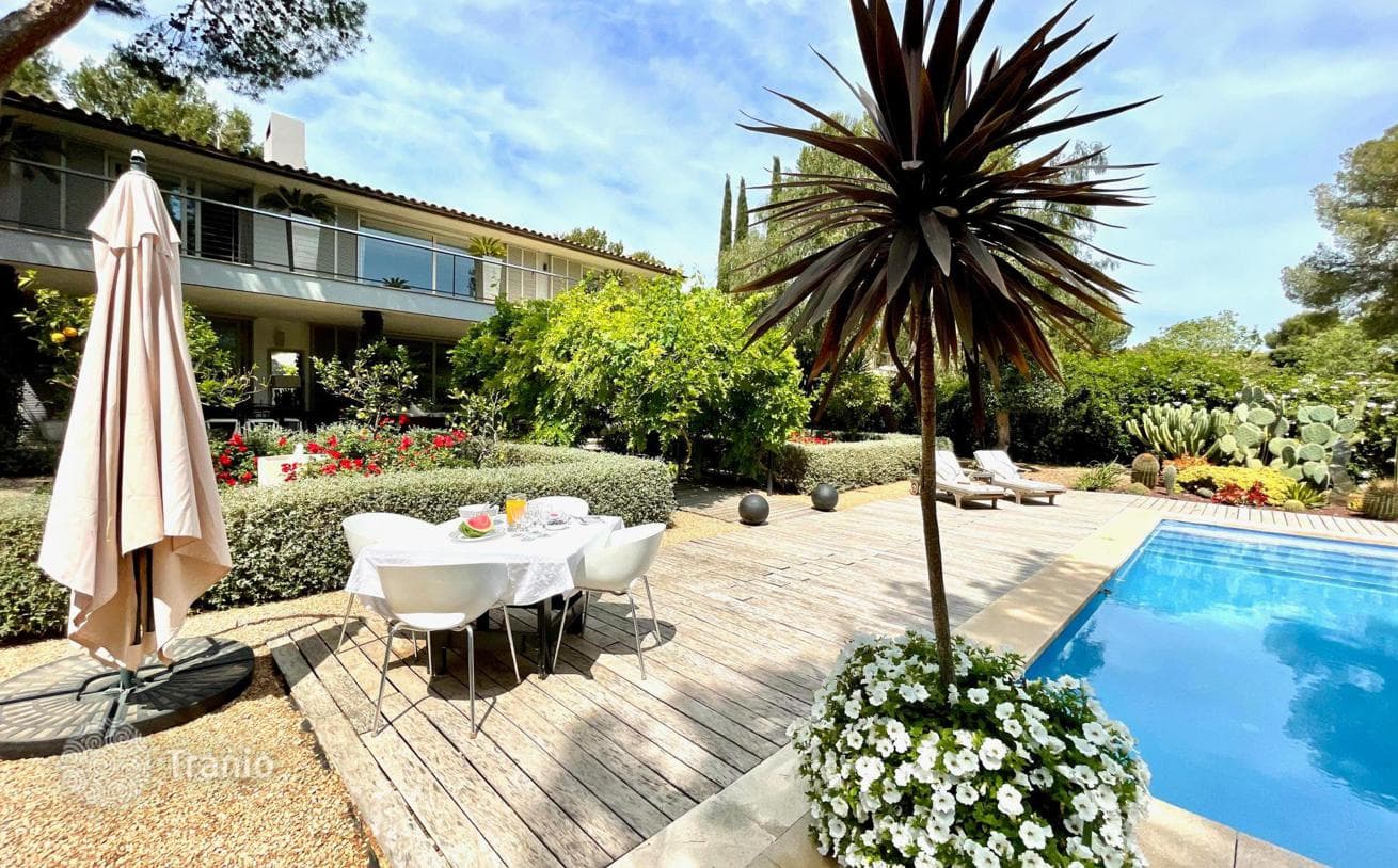 4-Bedroom Villa with Private Pool and Garden in Sol de Mallorca