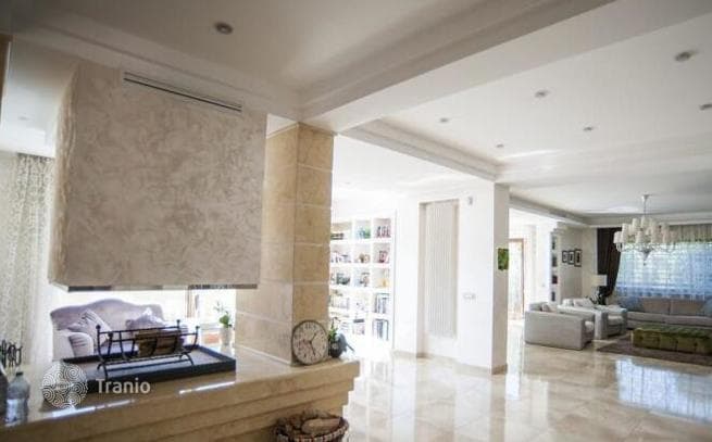 4-Level Luxury Villa with Private Pool and Garden in Acsa, Rome, photo 5