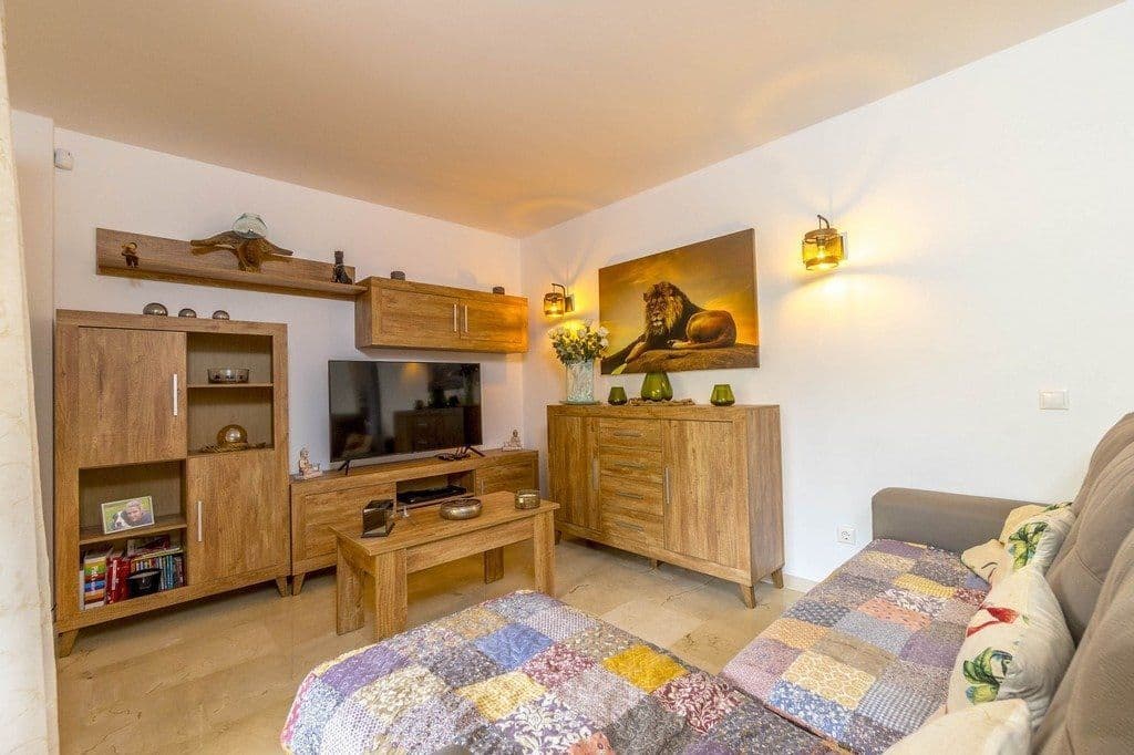 2-Bedroom Apartment in Punta Prima, photo 5