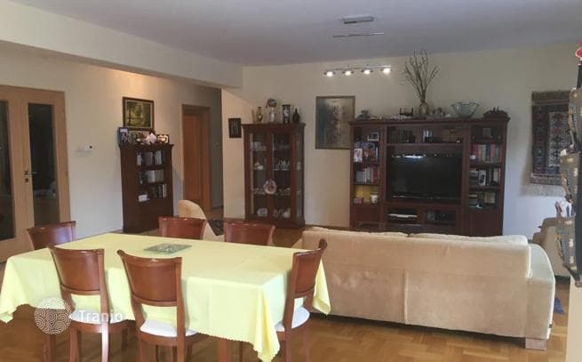 3-Bedroom Apartment with Terrace and Garden Access in District II, Budapest, photo 4