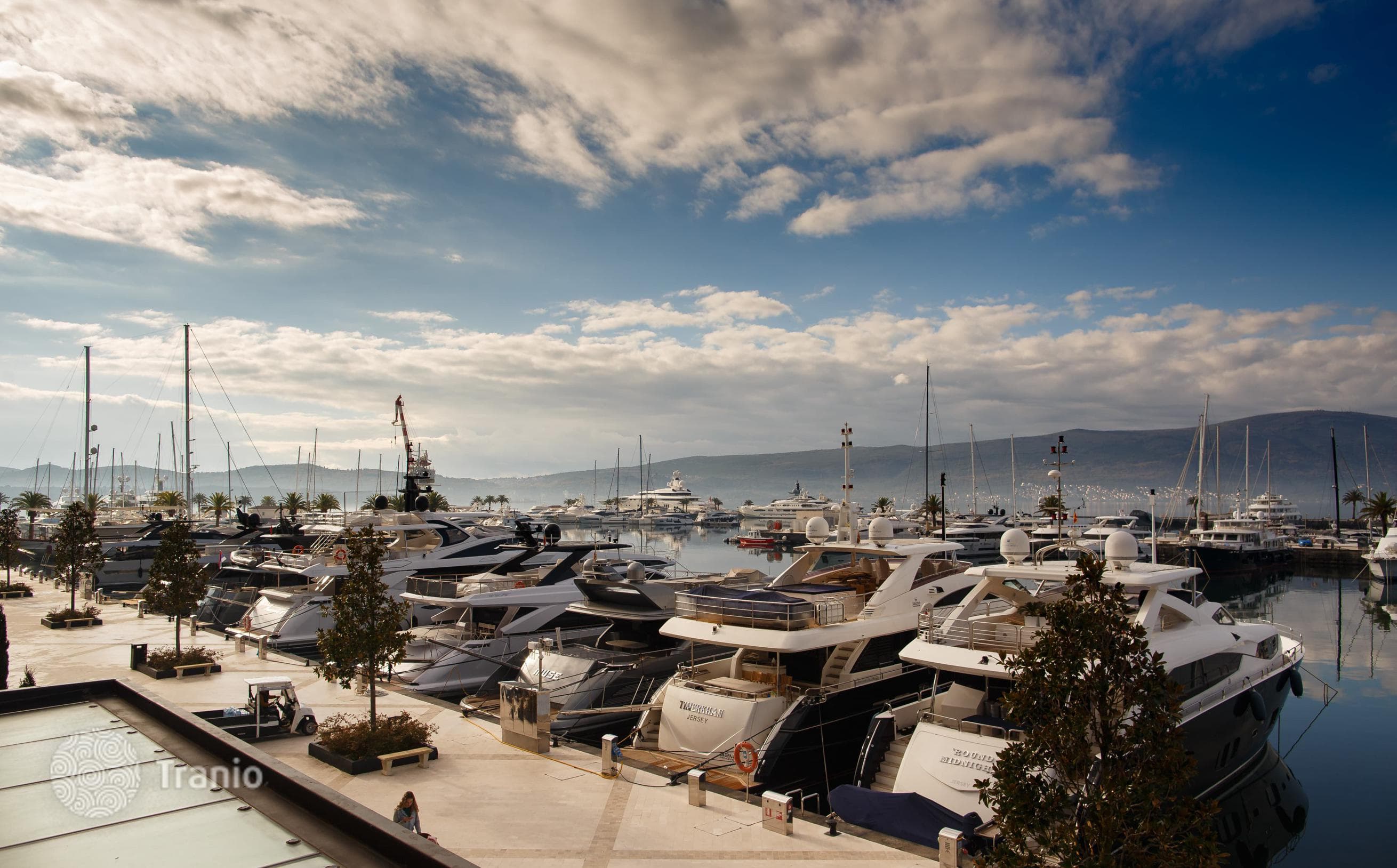 2-Bedroom Apartment with Panoramic Bay Views in Tivat, photo 3