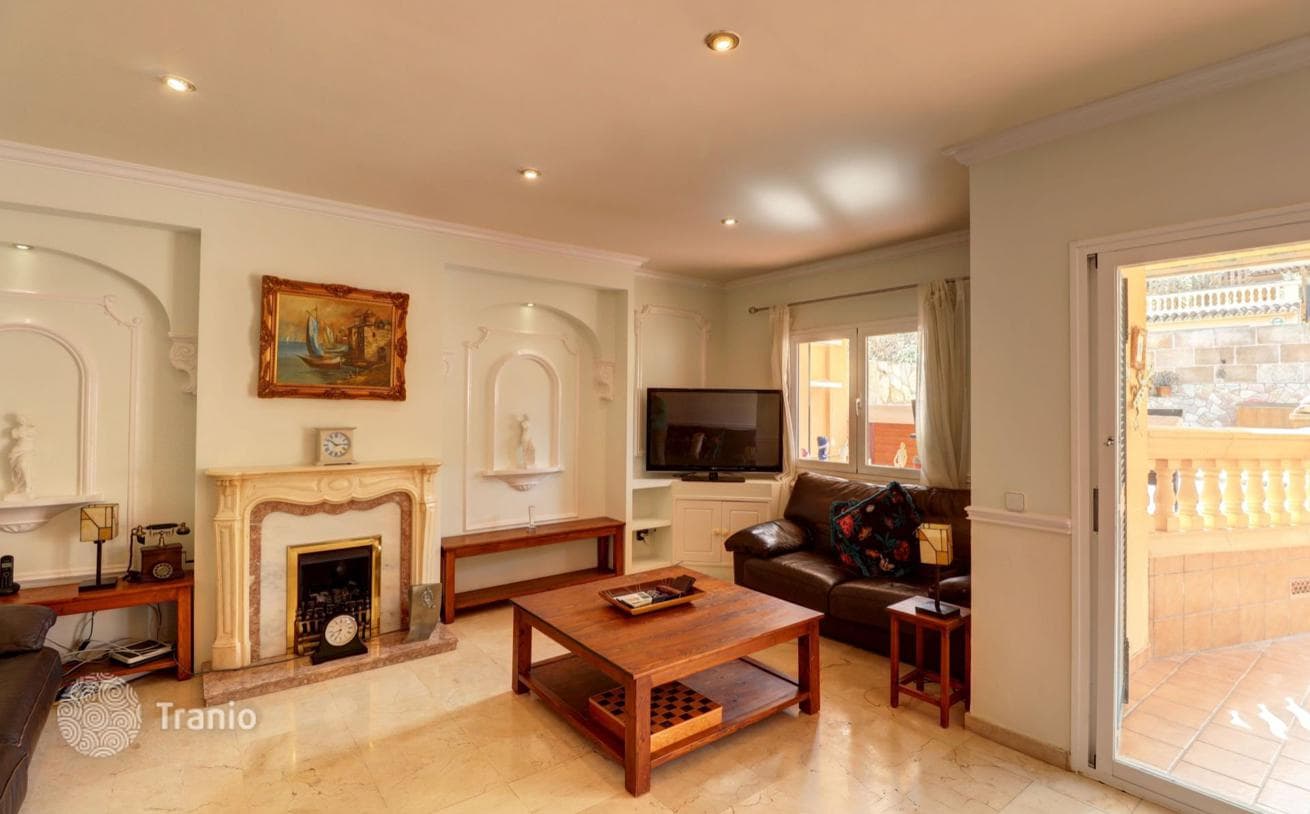 4-Bedroom Villa with Private Pool in Palma Nova, Mallorca, photo 5