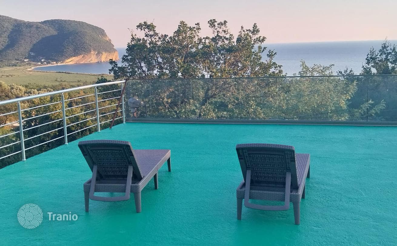 1-Bedroom House with Sea View in Buljarica, Budva, photo 3