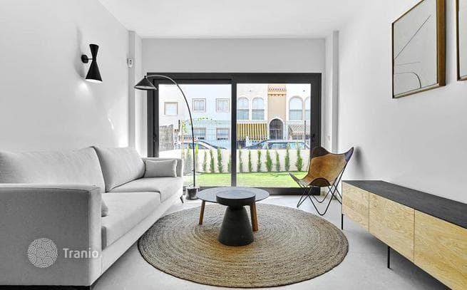 Minimalist Apartments with Garden 200 m from the Beach in Torrevieja
