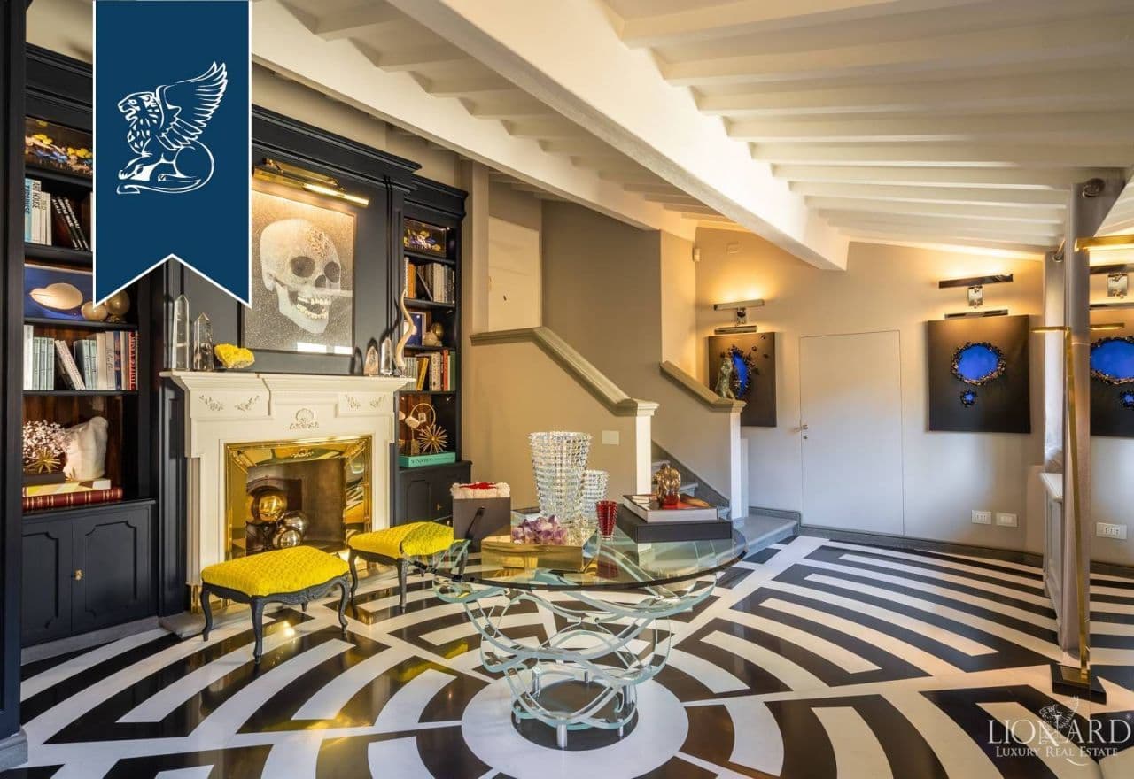 4-Bedroom Apartment in Florence, photo 2