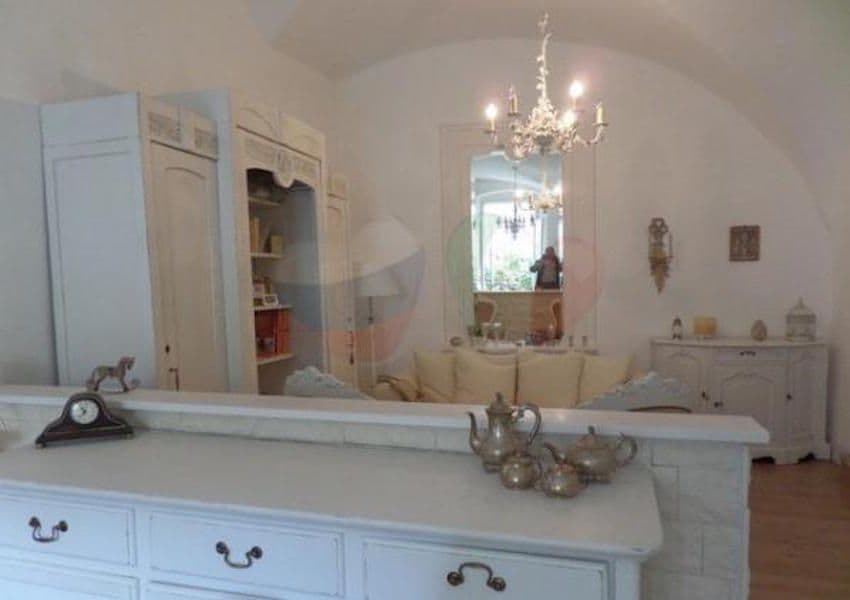 2-Bedroom Apartment in Arma di Taggia, photo 2
