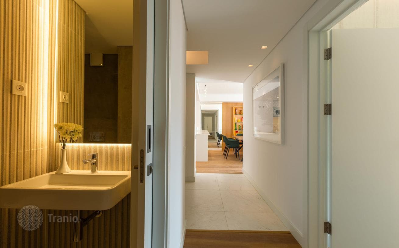 3-Bedroom Apartment with Sea View and Pool in São Martinho, Funchal, photo 2