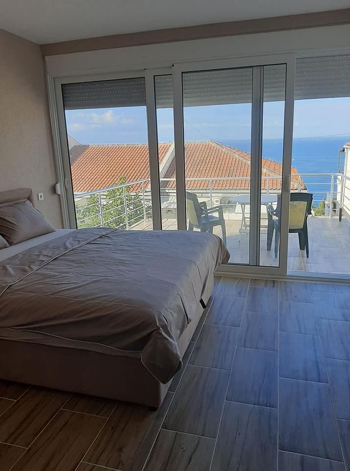 2-Bedroom Apartment in Ulcinj