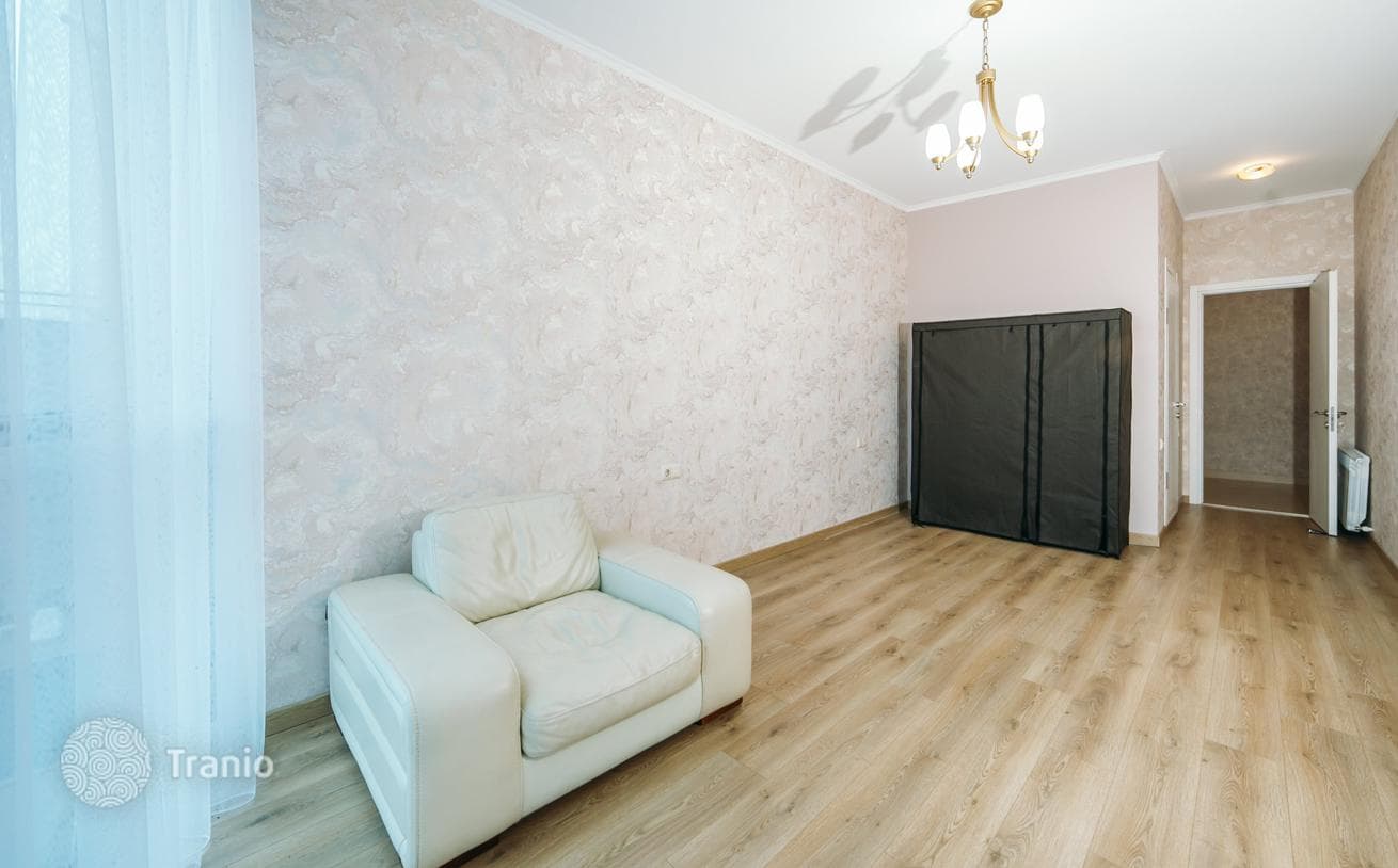 3-Bedroom Apartment with Panoramic Windows on Alley of Heroes, Tbilisi, photo 3