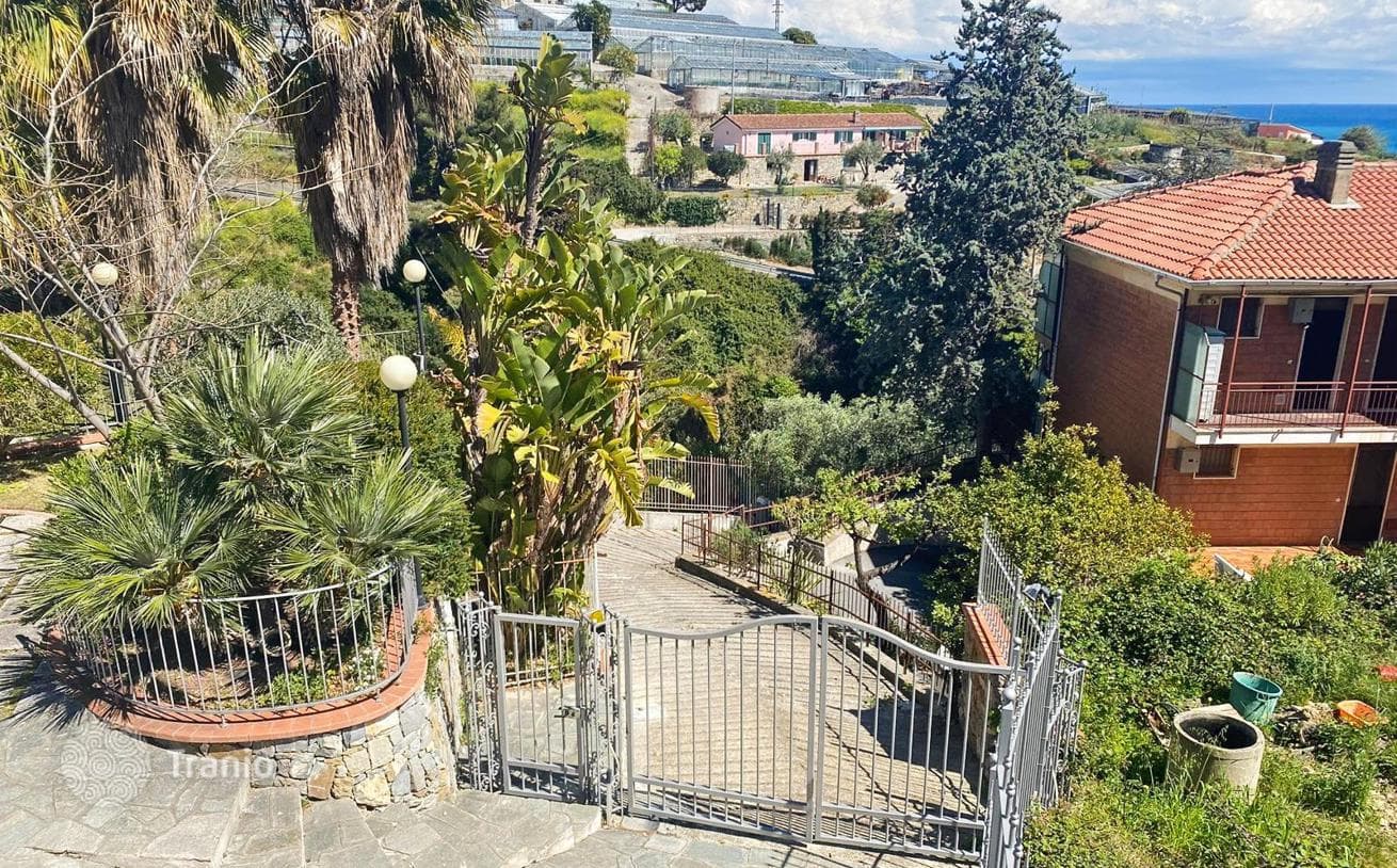4-Bedroom Villa with Pools Near the Sea in Riva Ligure, photo 4