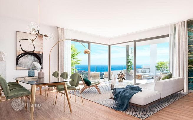 Penthouse with Terrace and Sea View near Golf Course in Casares