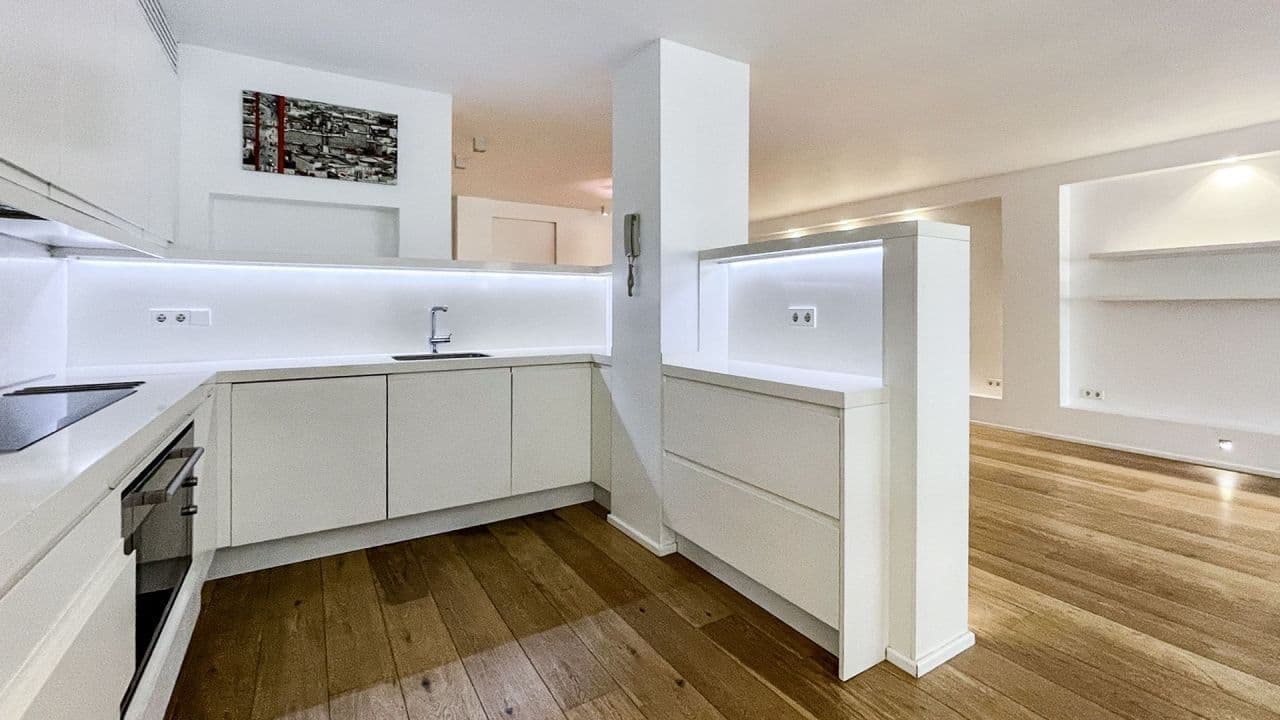 3-Bedroom Apartment in Palma de Mallorca, photo 4