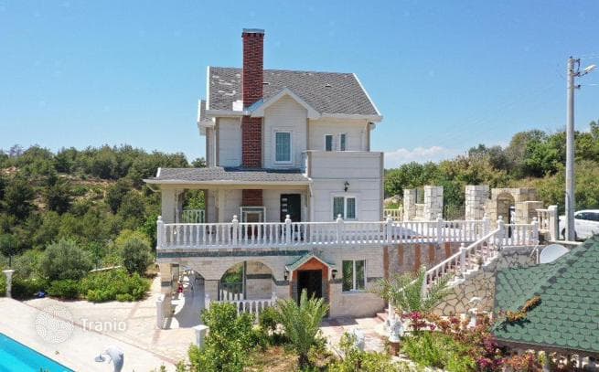 7-Bedroom Luxury Villa with Sea and Mountain Views in Avsallar, Alanya