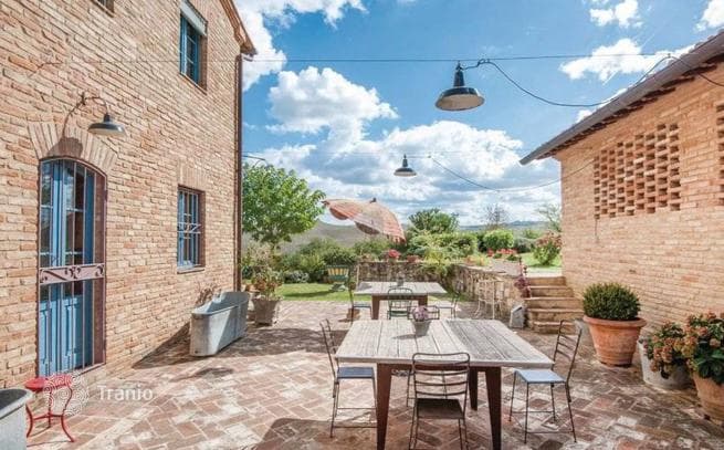 7-Bedroom Villa in Camigliano, Italy, photo 5