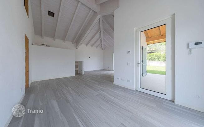 3-Bedroom Villa with Private Pool and Lake View in Lenno, Como, photo 5