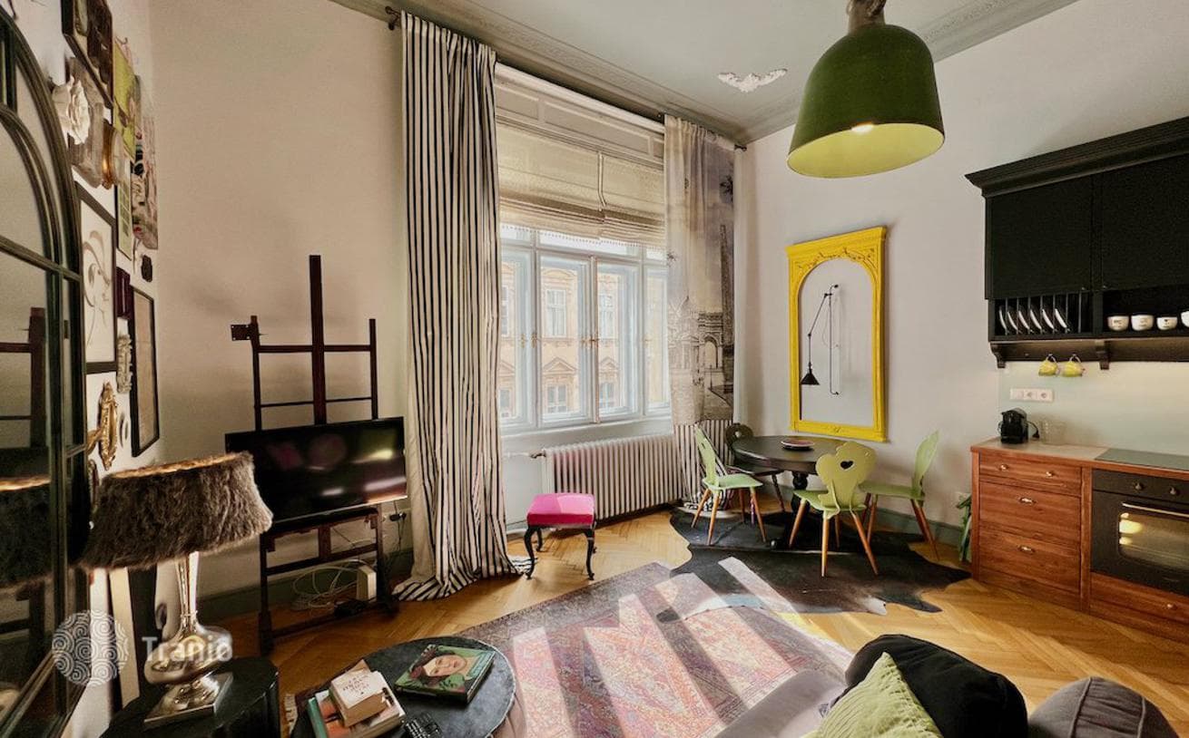 1-Bedroom Apartment in District V, Budapest, photo 4