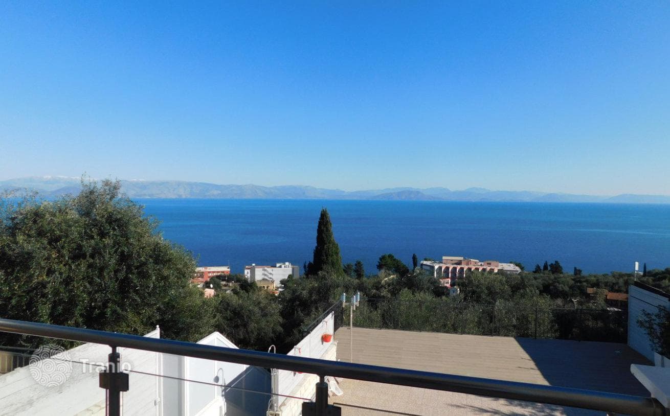 4-Bedroom Villa with Pool and Sea Views in Gastouri, Corfu, photo 5