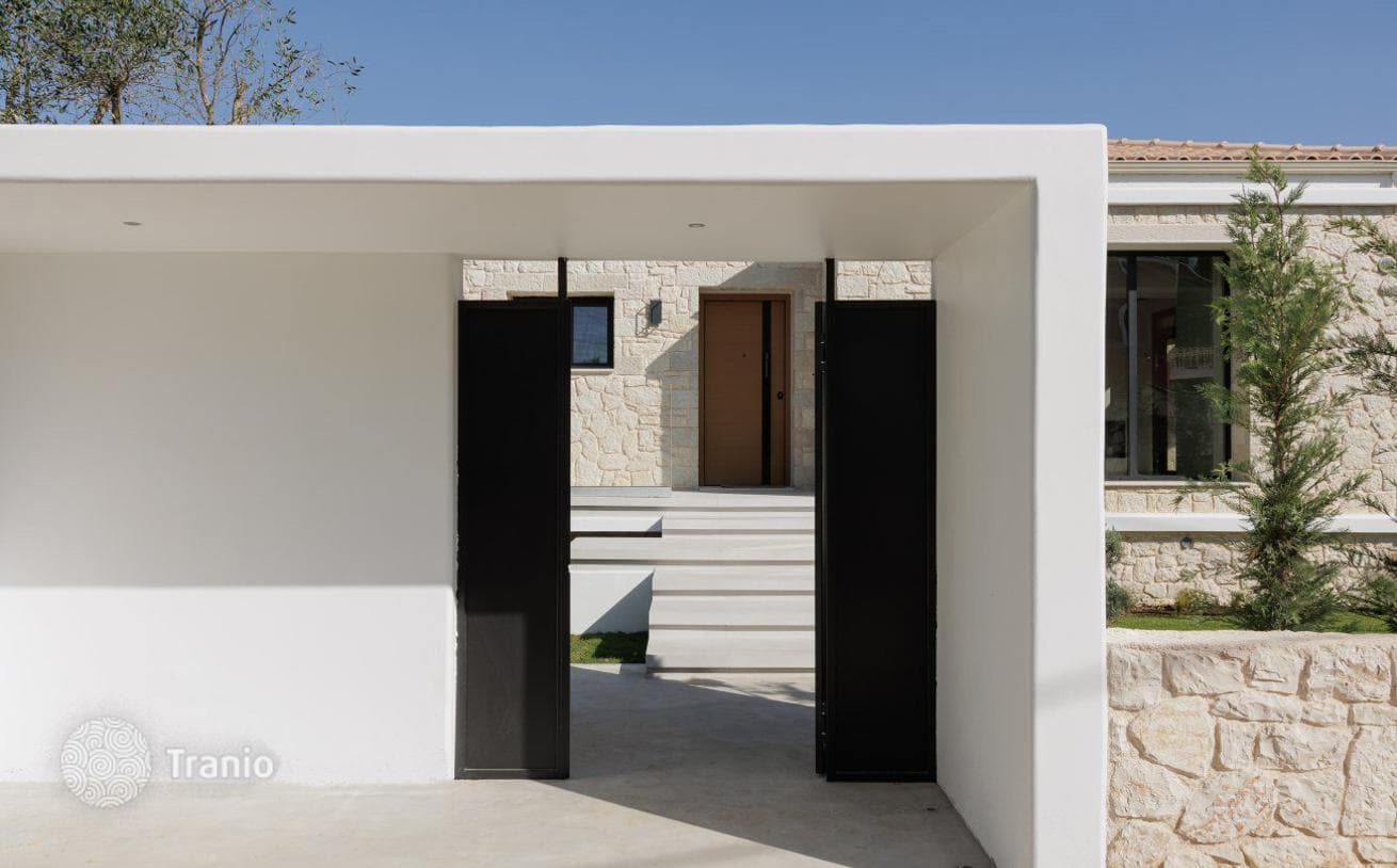 4-Bedroom Villa in Kondokali, Corfu, photo 2