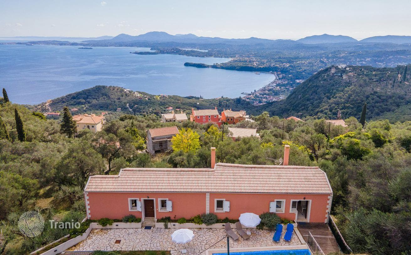 2-Bedroom Villa with Sea and Mountain Views in Spartilás, Corfu