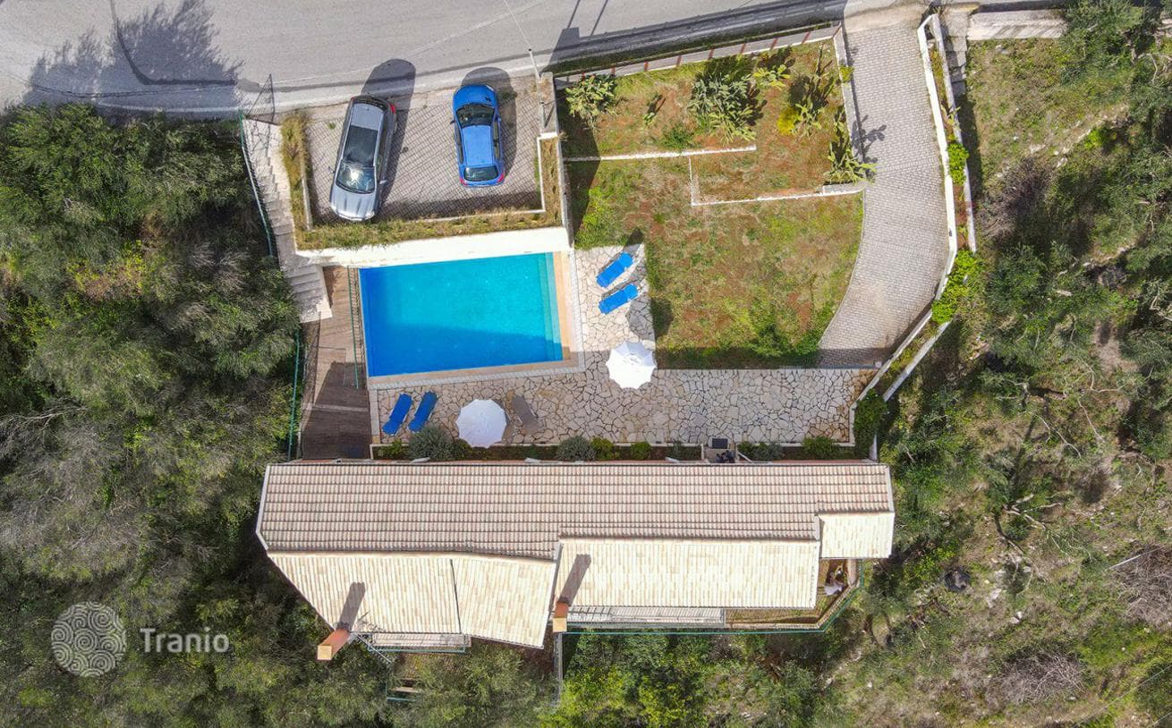 2-Bedroom Villa with Sea and Mountain Views in Spartilás, Corfu, photo 2