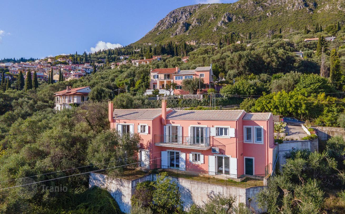 2-Bedroom Villa with Sea and Mountain Views in Spartilás, Corfu, photo 4