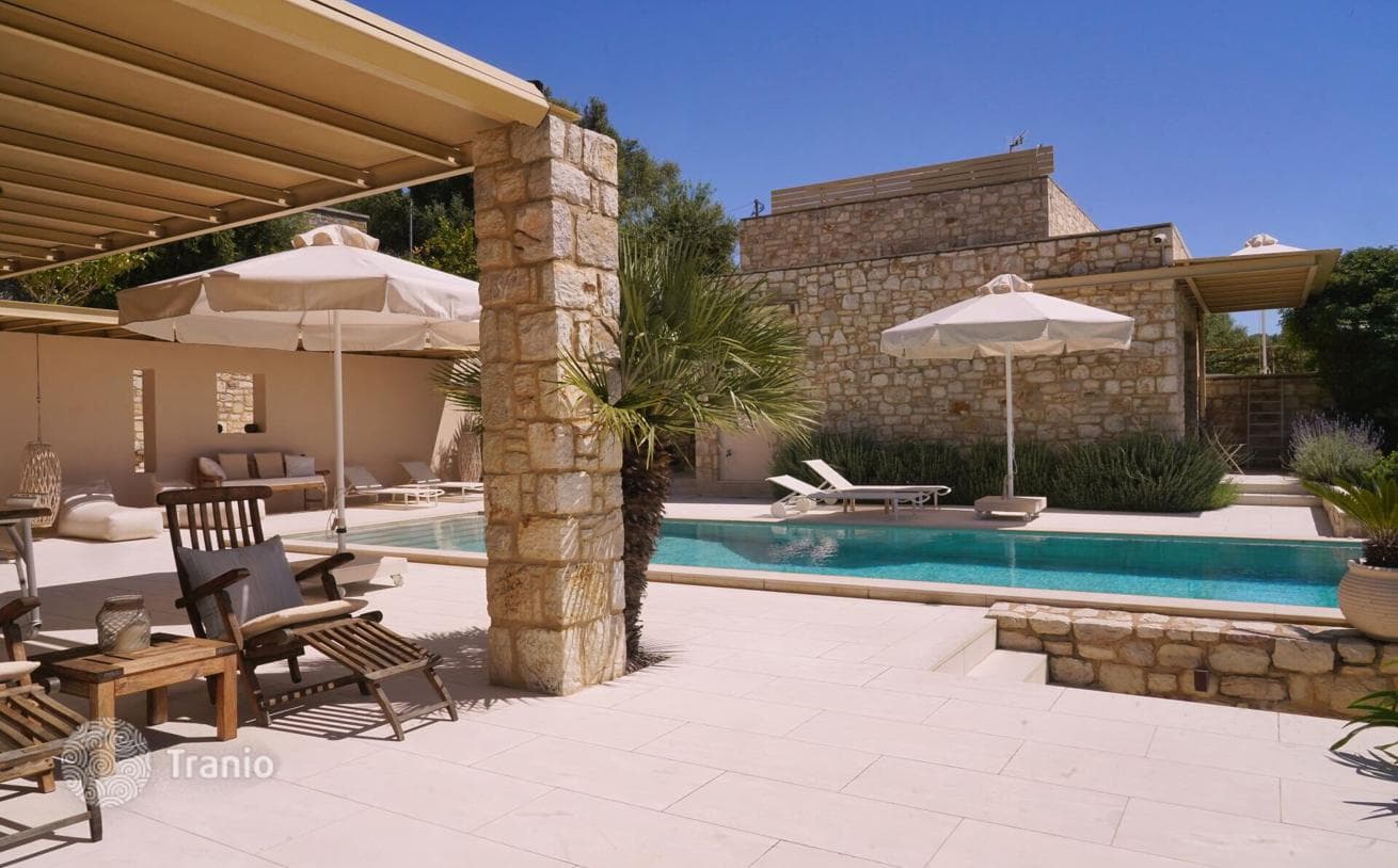 3-Bedroom Villa with Guest House, Private Pool and Sea View on the Peloponnese, photo 3