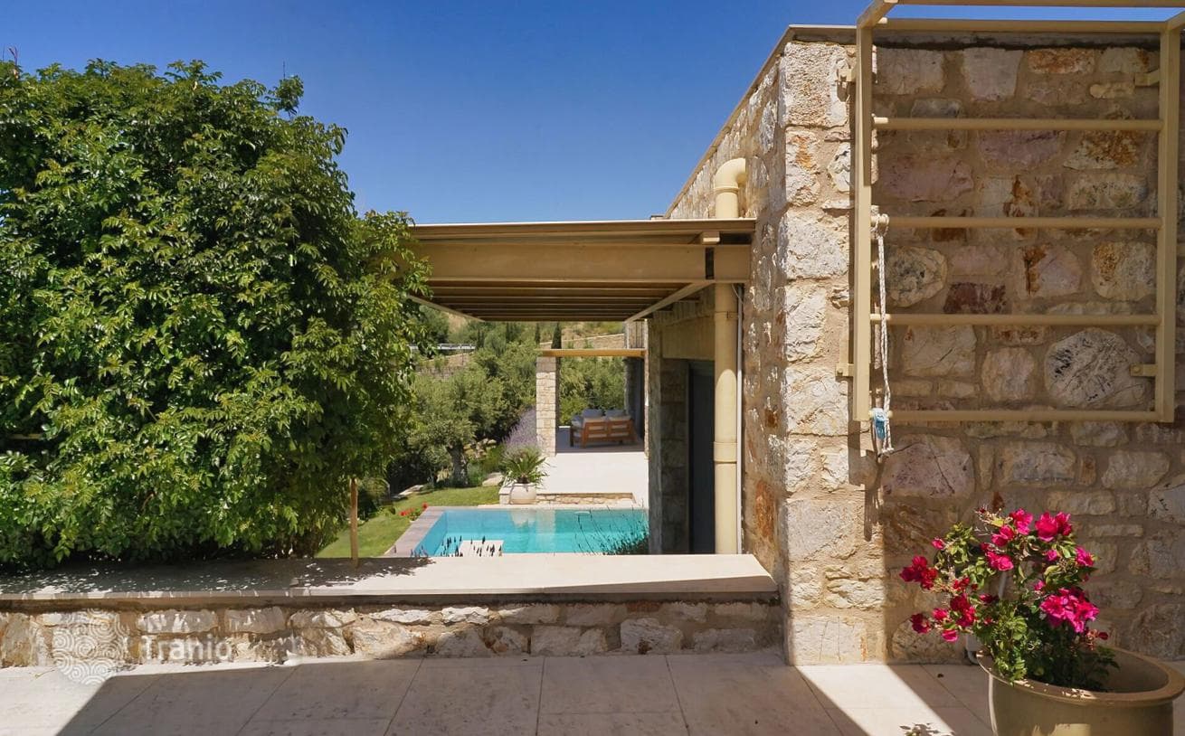 3-Bedroom Villa with Guest House, Private Pool and Sea View on the Peloponnese, photo 4